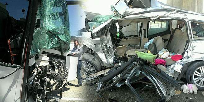 Korkunç kaza! Otobüs otomobile çarptı: 2 ölü 10 yaralı