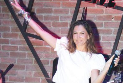 Nilay’dan renkli şov