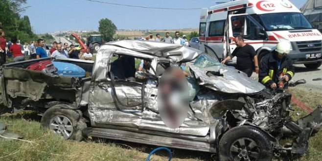 Katliam gibi kaza: 3 ölü, 2 yaralı