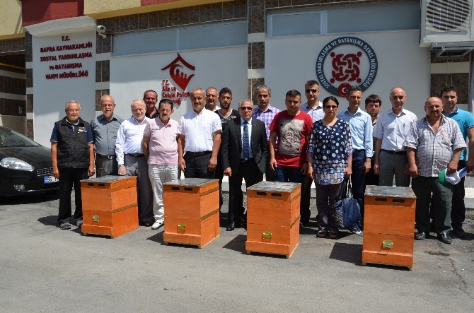 Bafra SYDV Boş Arı Kovanı Dağıttı