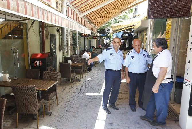 Kent estetiğini korumak adına çalışmalarını sürdüren Konak Belediyesi, ilçe genelinde