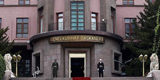 Teröristler Diyarbakır’da yol kapattı