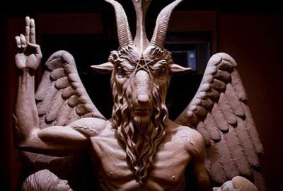 Şeytan heykeline protesto