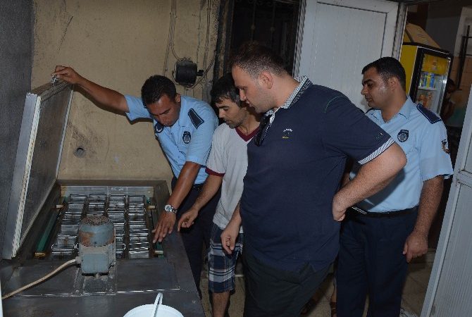 Kırıkhan’da Gıda Denetimleri Kırıkhan Belediyesinin halk sağlığı için gıda yerlerinde sürdürdüğü denetimler devam