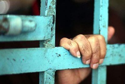 İki darbe karşıtı hapishanede öldü