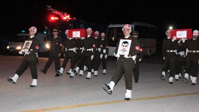 Ağrı’da Şehit Düşen 2 Asker, Erzurum’da Törenle Memleketlerine Gönderildi
