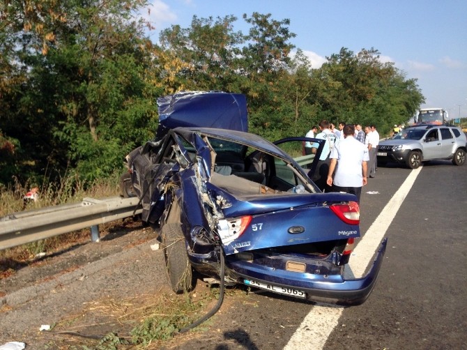 Yakınlarının Düğününe Giderken Kaza Yaptılar
