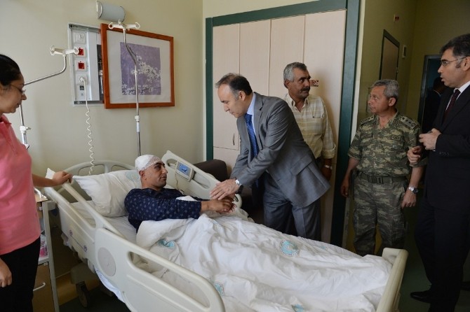 Vali Altıparmak Yaralı Asker Ve Polislerimizi Ziyaret Etti