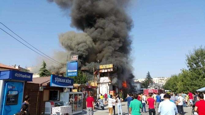 Kafeteryada Çıkan Yangın Korkuttu