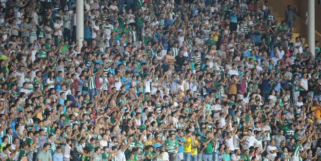 Tribünlere sığmadılar