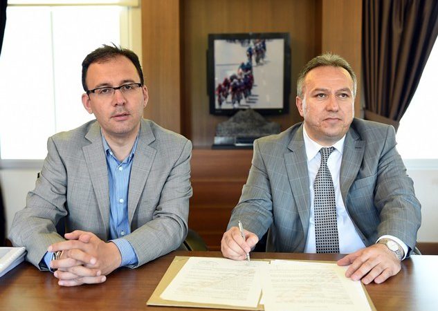 Düzce Valisi Ali Fidan, kentte okulların tadilatları için Spor Toto