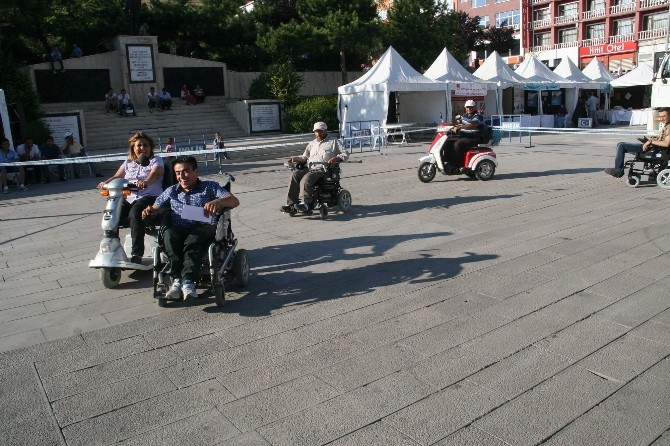 Yozgat’ta Engelliler Akülü Bisikletleri İle Yarıştı