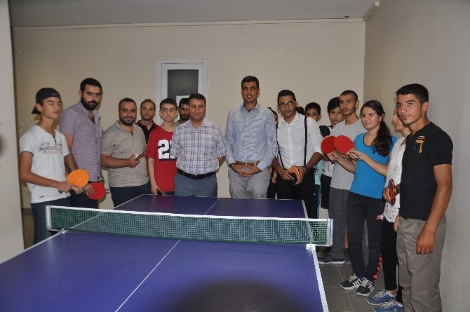 Türk Ve Suriyeli Gençler Arasında Masa Tenisi Turnuvası