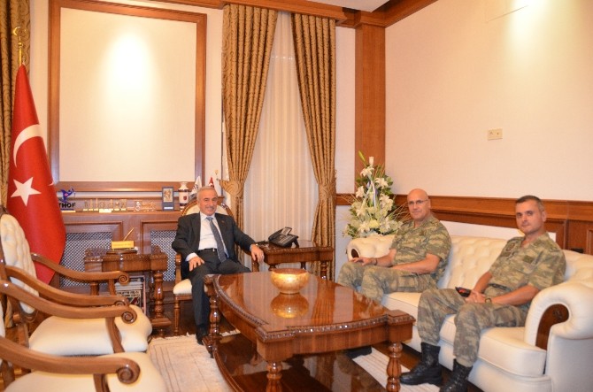 Paşalardan Vali Kamçı’ya Veda Ziyareti