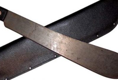 Laik yazarın kafasını kestiler