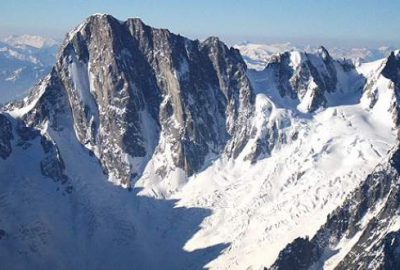 Kayıp dağcıların kalıntıları 45 yıl sonra bulundu