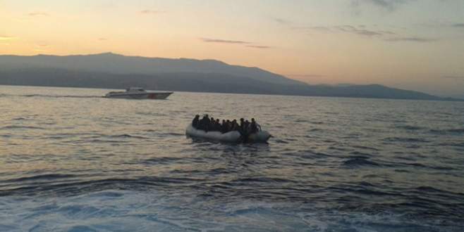 Ege Denizi’nde 584 kaçak göçmen kurtarıldı
