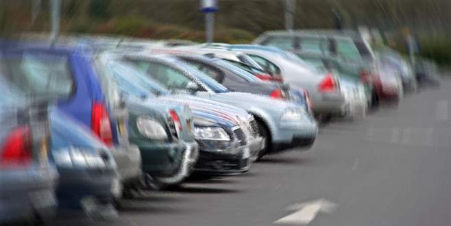 Parasını arabada bırakınca…