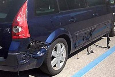 Rekor sıcaklık arabayı eritti