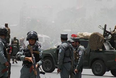 Polis üniformalı Taliban militanları polislere saldırdı