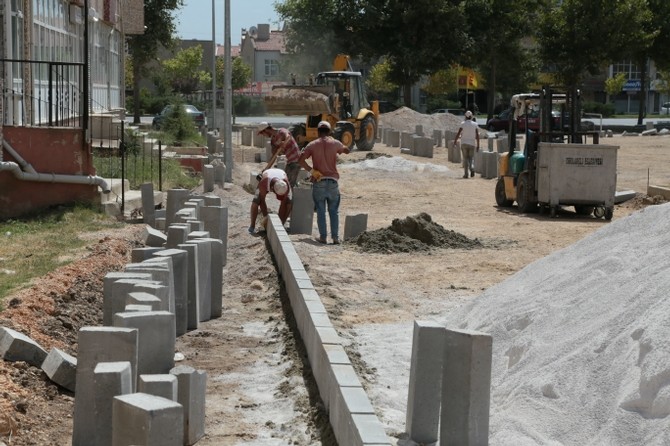 Kırklareli’de Yol Ve Kaldırım Düzenlemeleri Sürüyor