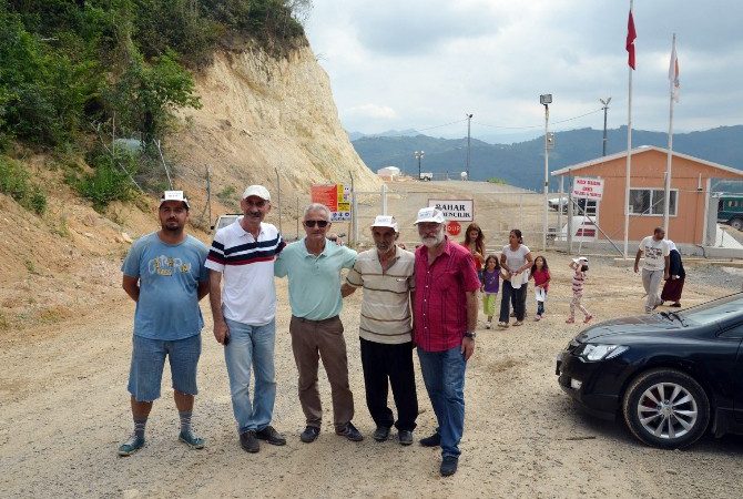 Ordu’nun Fatsa ilçesinde ünlü şarkıcılar Onur Akın ve Mehmet Gümüş,