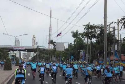 ‘Annen için sür’