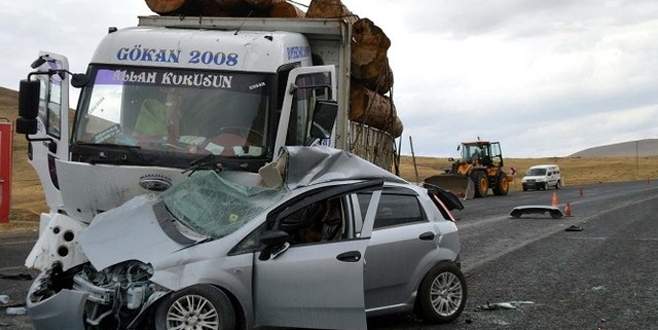 Korkunç kaza: Biri polis 2 ölü