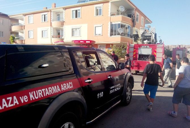 Aksaray’da bir evde çıkan yangın paniğe neden oldu. Yangının, ocakta