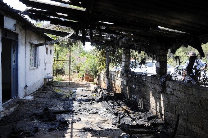 Oyun Oynayan Çocuklar Kazara Ev Yaktı