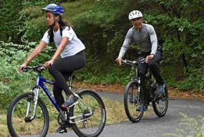 Obama ailesinin bisiklet keyfi