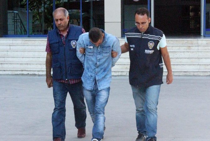 Gaziantep’te araçların camını kırarak içindeki çanta ve bilgisayarları çalan hırsızı,