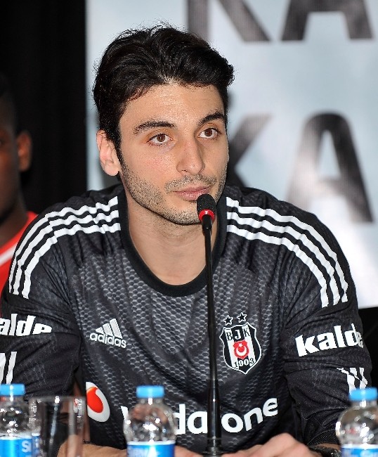 Galatasaray, Cenk Gönen İle Anlaştı Galatasaray, Cenk Gönen İle Anlaştı