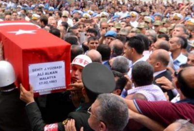 Şehit cenazesinde 2 kişi tutuklandı