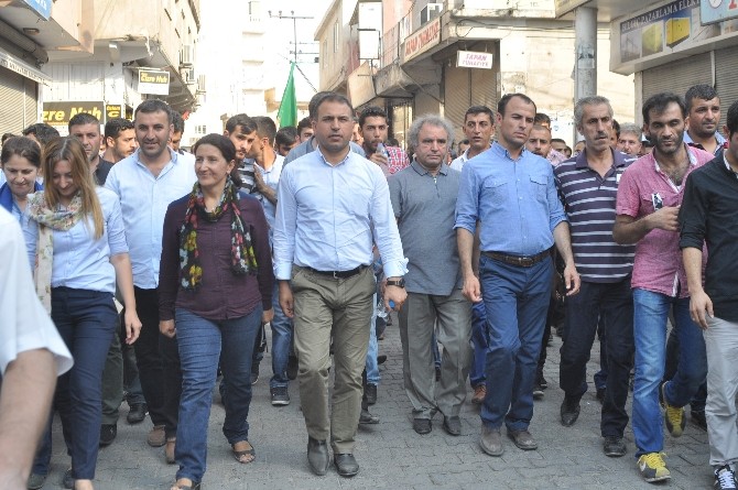 Cizre’de 4 Sivilin Cenazesi Sonrası Yürüyüş Yapıldı