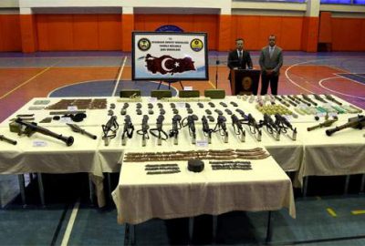 Çay bahçesinde cephanelik bulundu