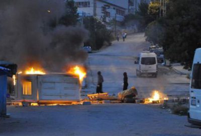 Barikat kurup, ateş yaktılar