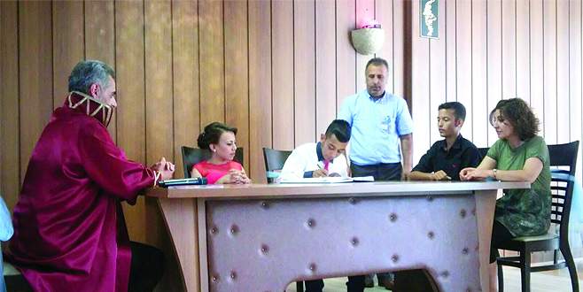 Çocuk yapmamak şartı ile evlendiler