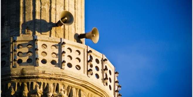 Sabah ezanına kendi yorumunu katan müezzine…