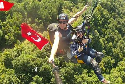 300 metre yükseklikte bayrak açtılar