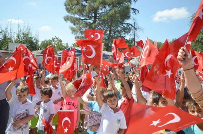 Gönen’deki Sertifika Töreninde Bayrak Şöleni