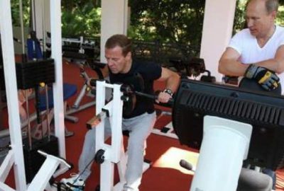 Putin ve Medvedev ter attı