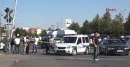 PKK’lılar polis aracını taradı: 2 polis yaralı