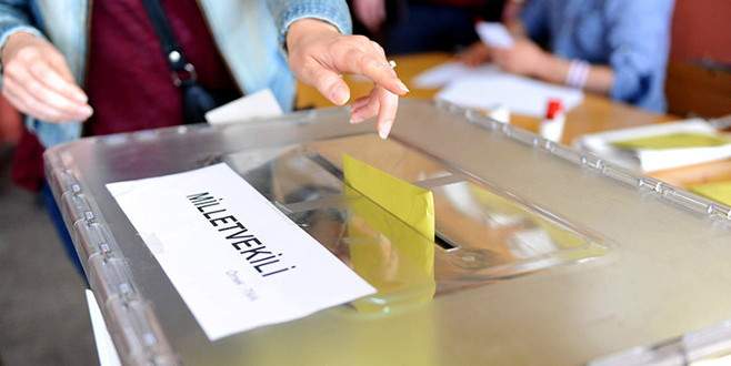 Oy kullanma saatleri belirlendi
