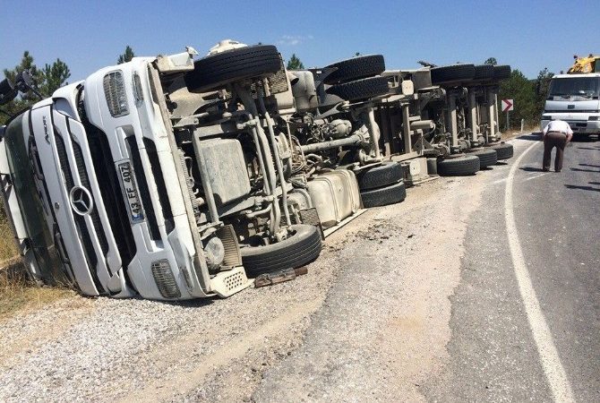 Kütahya’da meydana gelen trafik kazasında maddi hasar meydana geldi. Kaza,