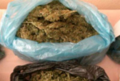 Polise esrar satacaklardı