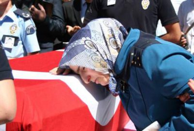 Şehide gözü yaşlı veda