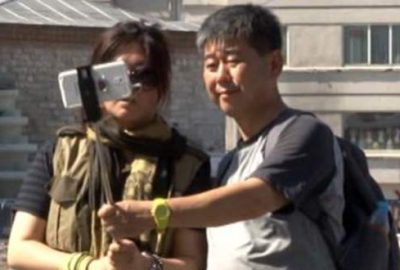 Şüpheli çantayla selfie!