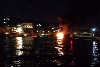 Lüks tekne alev alev yandı