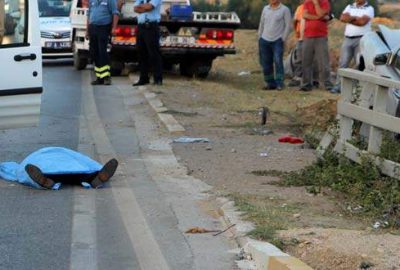 Köpeğe çarpmamak için canından oldu